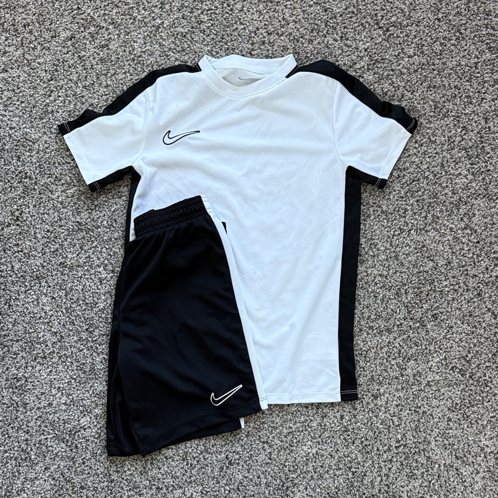 Nike Dri-FIT Soccer Youth Top & Shorts - YM